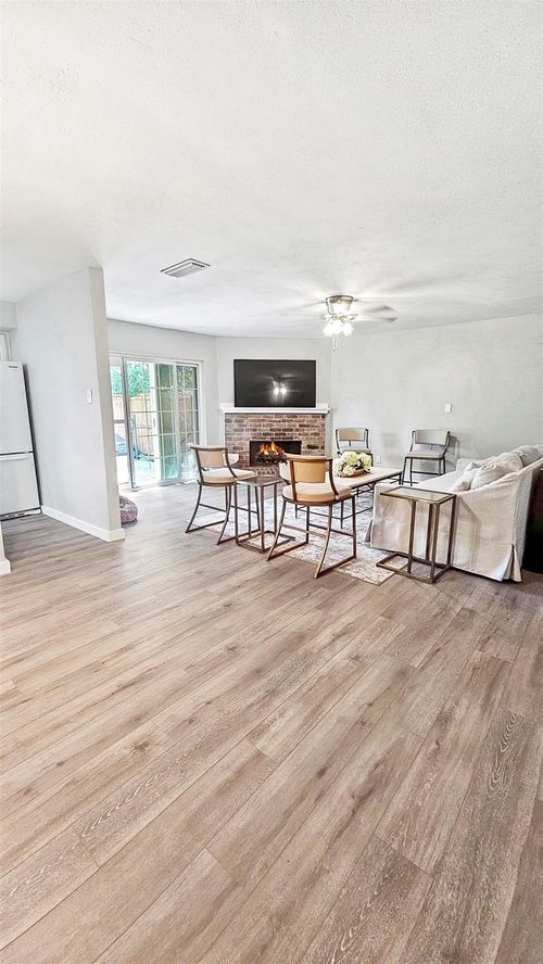 426 Paldao Dr, Mesquite, TX, 75149-4804 | Card Image