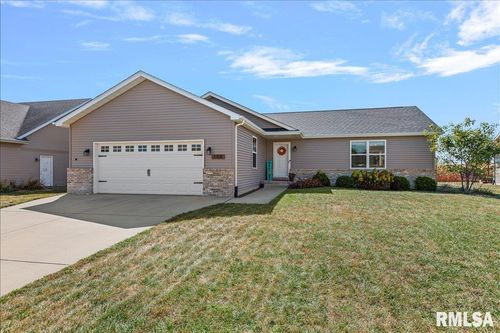 108 Kodiak Dr, Chatham, IL, 62629-8823 | Card Image