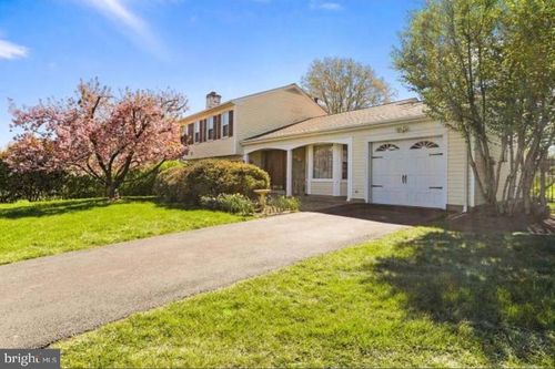 17404 Hughes Rd, Poolesville, MD, 20837-2039 | Card Image