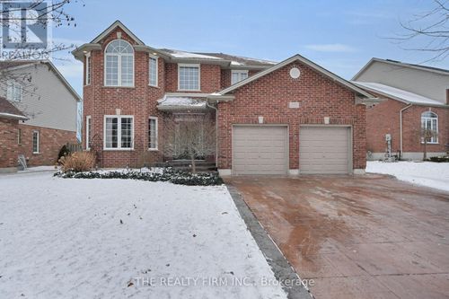 1162 Thornley St, London, ON, N6K4V5 | Card Image