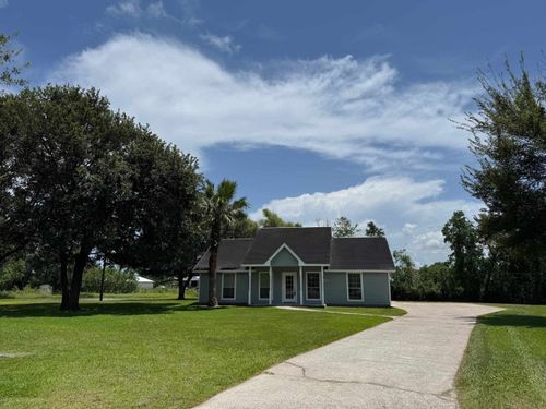 701 Walker Rd, Winnie, TX, 77665-7429 | Card Image