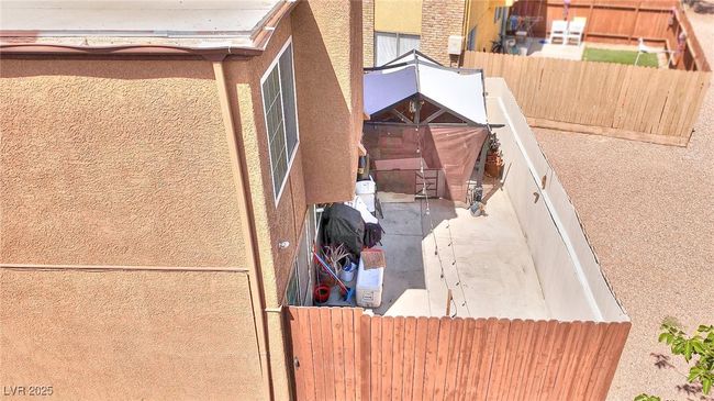 Exterior view of patio | Image 16