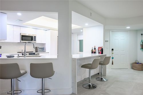 n202-592 Beachwalk Cir, NAPLES, FL, 34108-7735 | Card Image