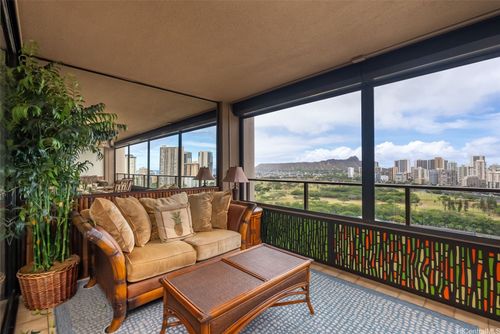 dh2303-583 Kamoku St, Honolulu, HI, 96826-5251 | Card Image