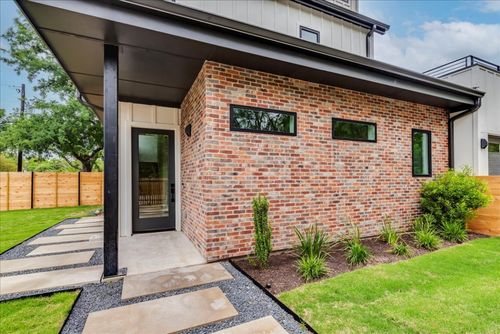 1-1713 E M Franklin Ave, Austin, TX, 78721-1170 | Card Image