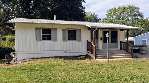 9218 Mckinley St, Kansas City, MO, 64138-4636 | Card Image