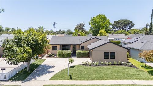 7521 Jumilla Ave, Winnetka, CA, 91306-3022 | Card Image