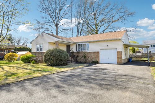 622 14th St, West Babylon, NY, 11704-3129 | Card Image