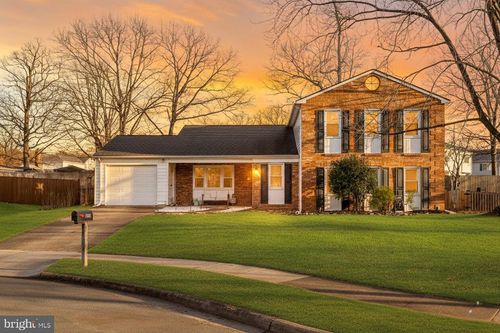 2155 Veenendaal Ct, HERNDON, VA, 20170-4042 | Card Image