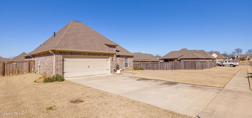 207 Sweetbriar Cir, Canton, MS, 39046-8057 | Card Image