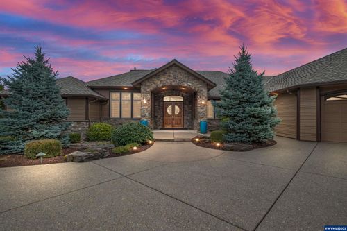 8328 Valley Way Se, Turner, OR, 97392-9636 | Card Image