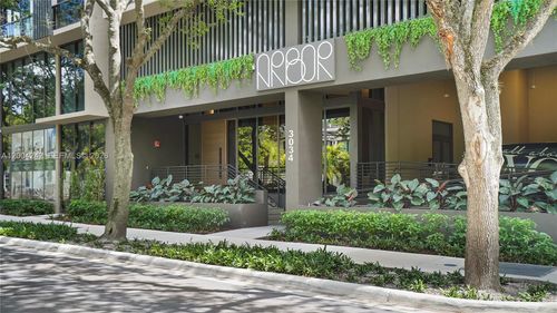 th-2-3034 Oak Ave, Miami, FL, 33133-5130 | Card Image