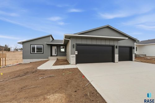 5405 E Brennan Dr Drive, Sioux Falls, SD, 57110 | Card Image