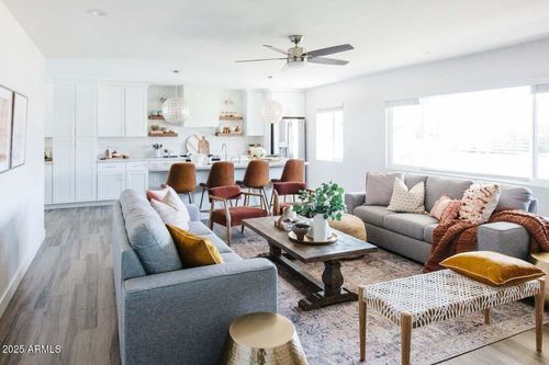 8316 E Edgemont Ave, Scottsdale, AZ, 85257-1733 | Card Image