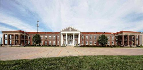 3500 N Village Dr 103-105 N A, St. Joseph, MO, 64506 | Card Image