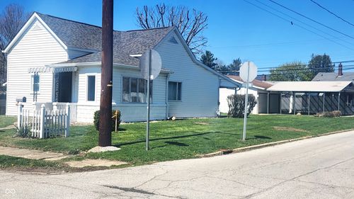 820 S B St, Elwood, IN, 46036-1945 | Card Image