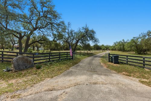 600 Misti Ln, Driftwood, TX, 78619-5108 | Card Image