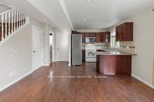 5135 Morrison St, Niagara Falls, ON, L2E2E2 | Card Image
