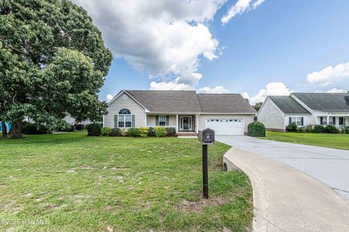 205 Star Gazer Ct, Richlands, NC, 28574-8351 | Card Image