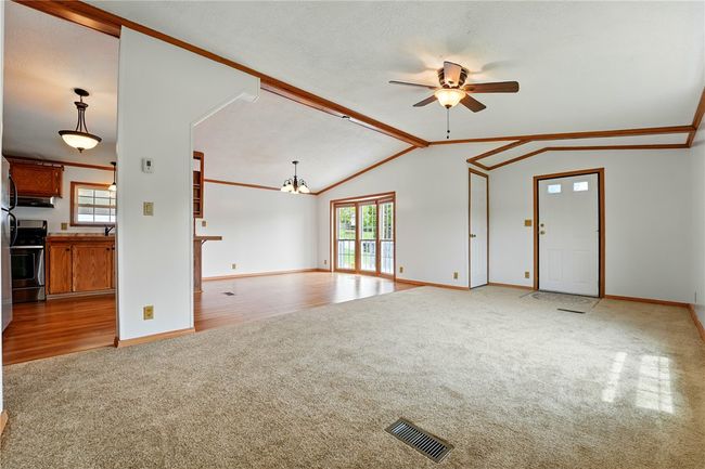 127 Rock Lake Dr, House other with 2 bedrooms, 2 bathrooms and 2 parking in Zelienople PA | Image 8