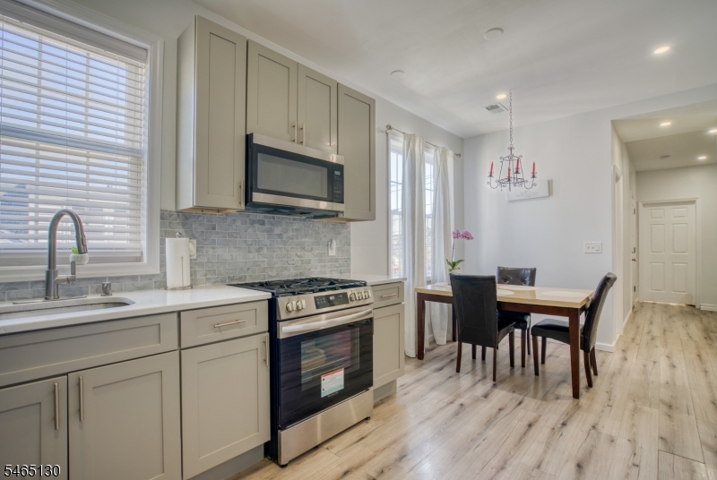 Residential Lease in Linden City 3