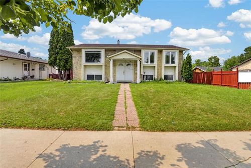 164 Manila Rd, Winnipeg, MB, R2P0S9 | Card Image