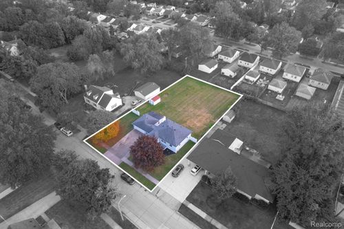 18586 Old Homestead Dr, Harper Woods, MI, 48225-2036 | Card Image