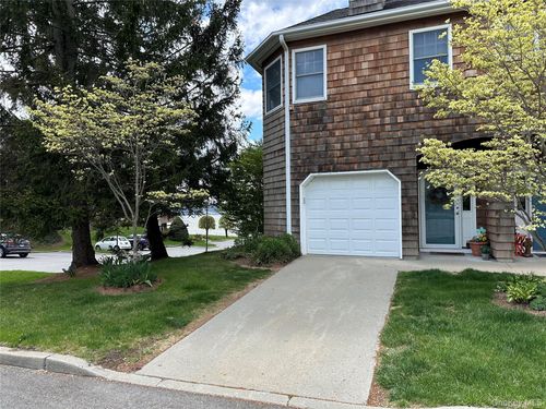 420 Half Moon Bay Dr, Croton-On-Hudson, NY, 10520-3103 | Card Image