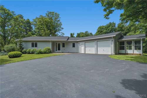 4739 Kasson Rd, Syracuse, NY, 13215-8616 | Card Image