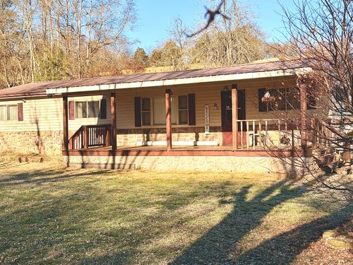 890 Dove Way, Newport, TN, 37821-8334 | Card Image