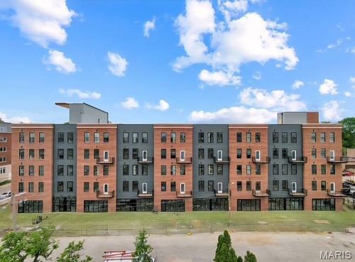 211-2300 Lasalle, St Louis, MO, 63104 | Card Image