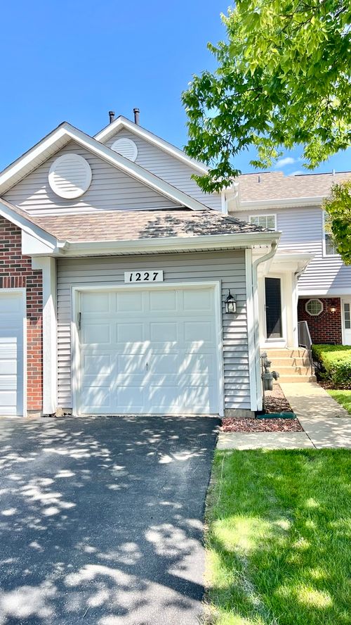 1227 Hathaway Cir, ELGIN, IL, 60120-5057 | Card Image