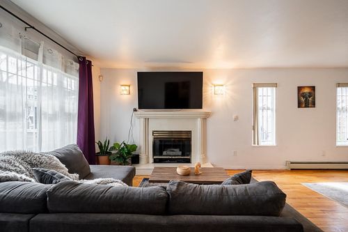 1407 E 12th Ave, Vancouver, BC, V5N2A1 | Card Image