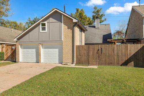 8522 Scenic Green Dr, Houston, TX, 77088-8001 | Card Image