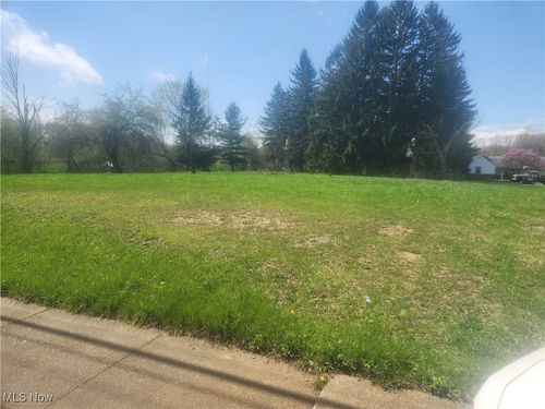 424 Bartlett Rd, Bedford, OH, 44146-2320 | Card Image