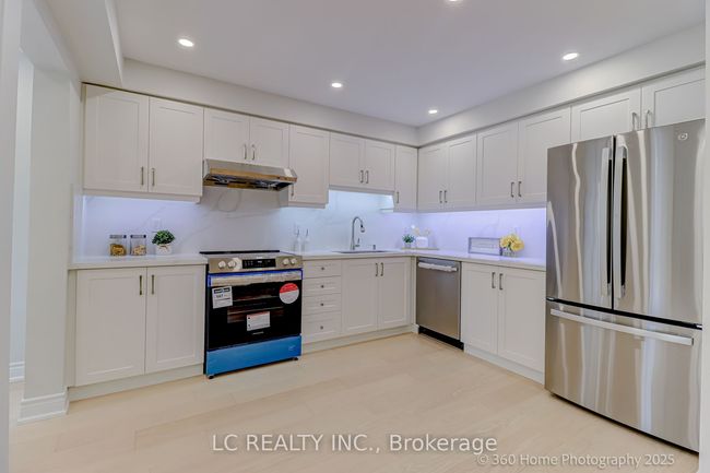 17A Silver Stream Ave, House attached with 4 bedrooms, 4 bathrooms and 2 parking in Richmond Hill ON | Image 8