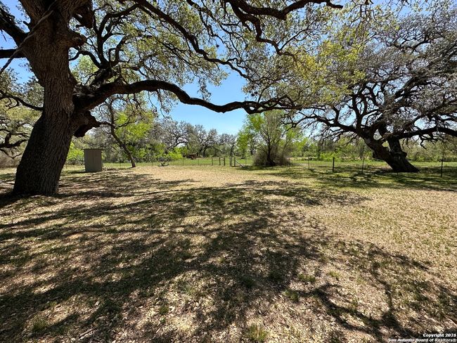 5515 E Fm 462, House other with 1 bedrooms, 1 bathrooms and null parking in Moore TX | Image 4