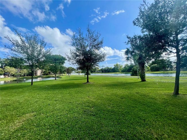 APT-410 - 2312 S Cypress Bend Dr, Condo with 2 bedrooms, 2 bathrooms and null parking in Pompano Beach FL | Image 26