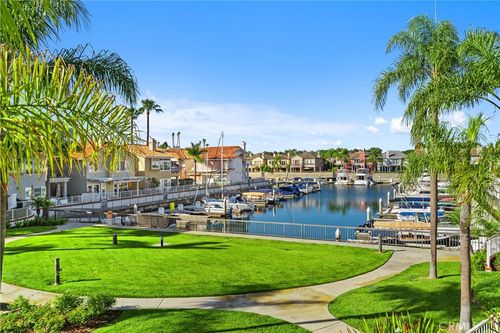 331 Parsons Lndg, Long Beach, CA, 90803-6814 | Card Image