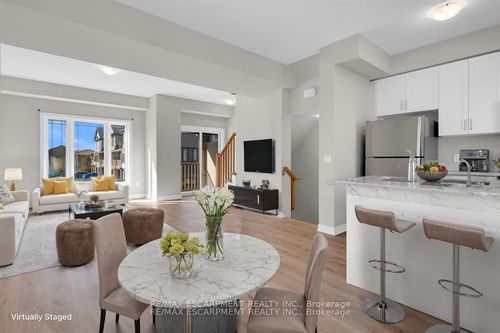 5-19 Picardy Dr, Stoney Creek, ON, L8J0M7 | Card Image