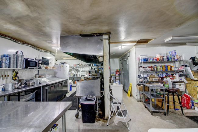 Kitchen Area | Image 22