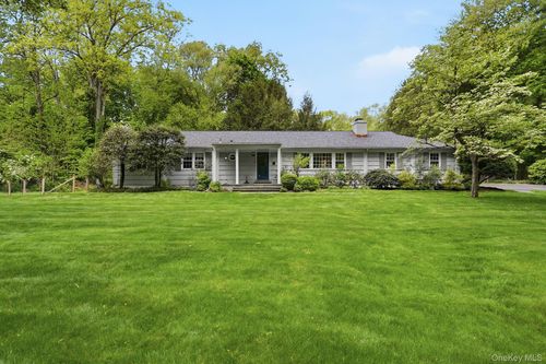 4 Loop Rd, Bedford, NY, 10506-1326 | Card Image