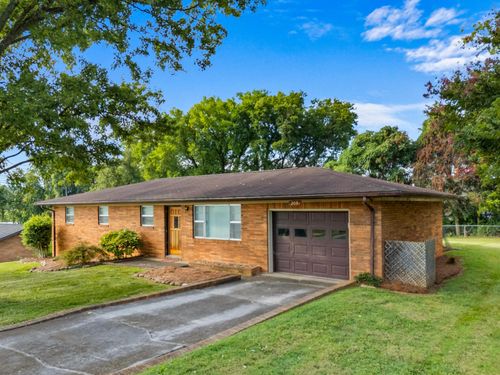 209 Pocahontas St, Newport, TN, 37821-4213 | Card Image