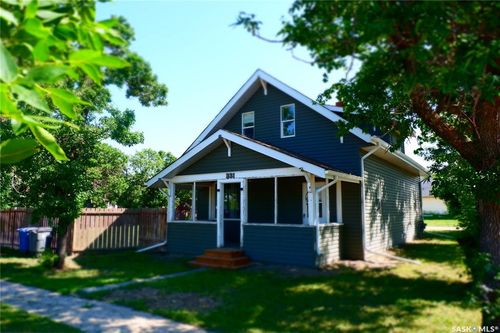 331 3rd Ave W, Assiniboia, SK, S0H0B0 | Card Image