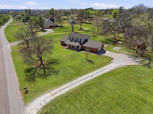 319 E Cedar Dr, Tuttle, OK, 73089-7943 | Card Image