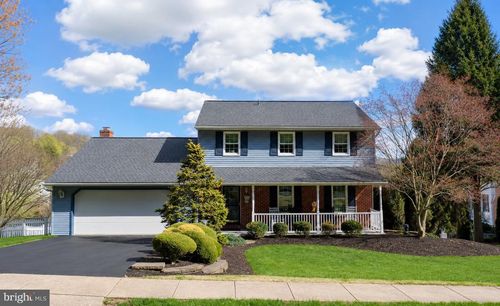 207 W Neversink Rd, READING, PA, 19606-2906 | Card Image