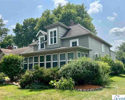 819 N Washington St, New Ulm, MN, 56073-1319 | Card Image