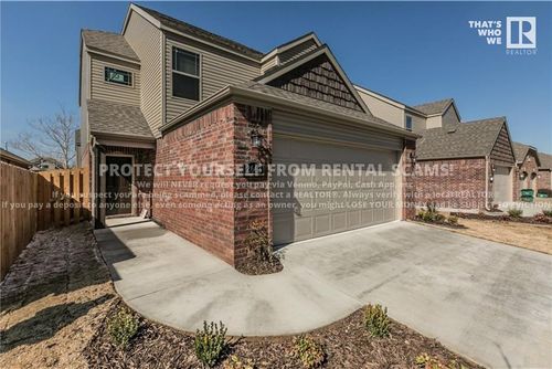 2663 N Miranda Ave, Fayetteville, AR, 72703-3351 | Card Image
