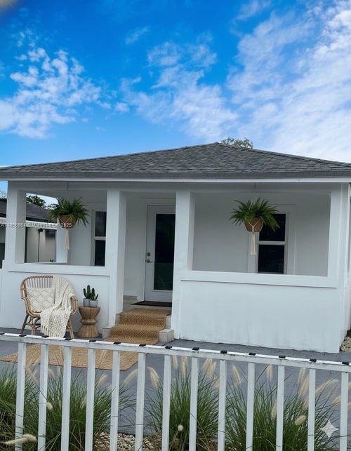 2-81 Nw 44th St, Miami, FL, 33127-2611 | Card Image