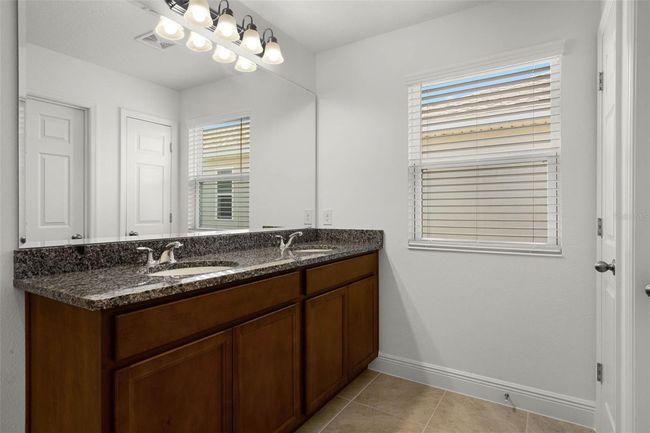 Primary Bathroom | Image 23